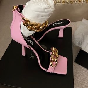 40 NEW $1,450 VERSACE Pink Leather MEDUSA CHARM High Heel Chunky CHAIN SANDALS